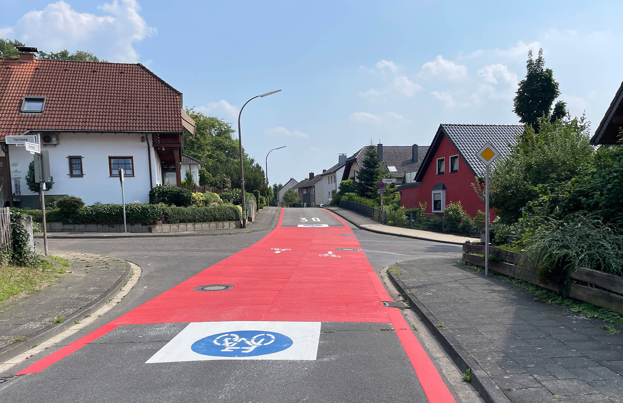 neu eingerichtete Fahrradstraße Forstweg